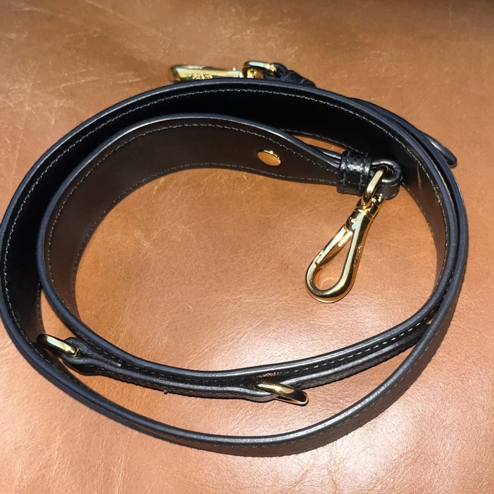 Medium Saffiano leather Prada
Monochrome bag - Picture 10 of 12